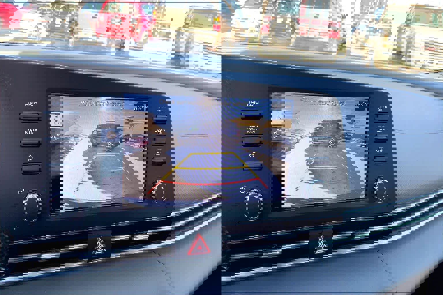 Used 2025 Hyundai Elantra Sport image 29