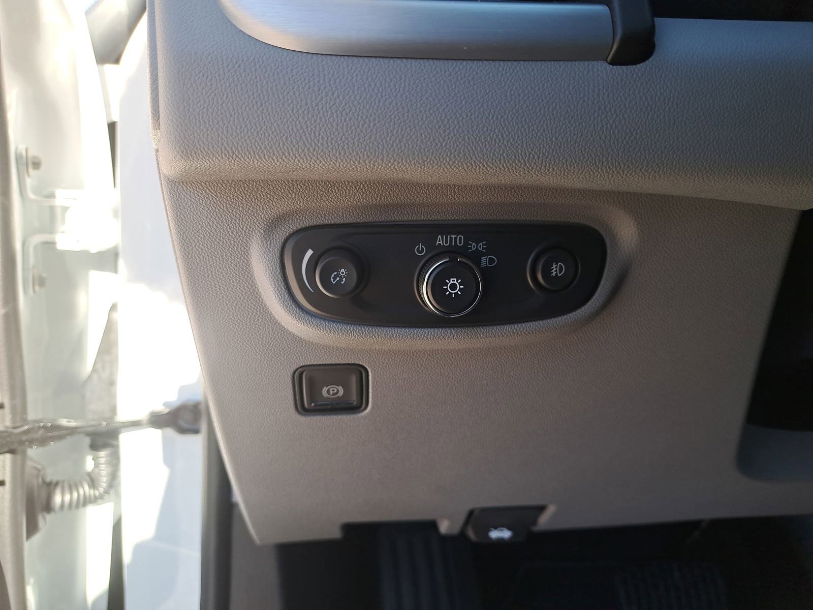 New 2024 GMC Terrain SLT AWD/4WD image 25