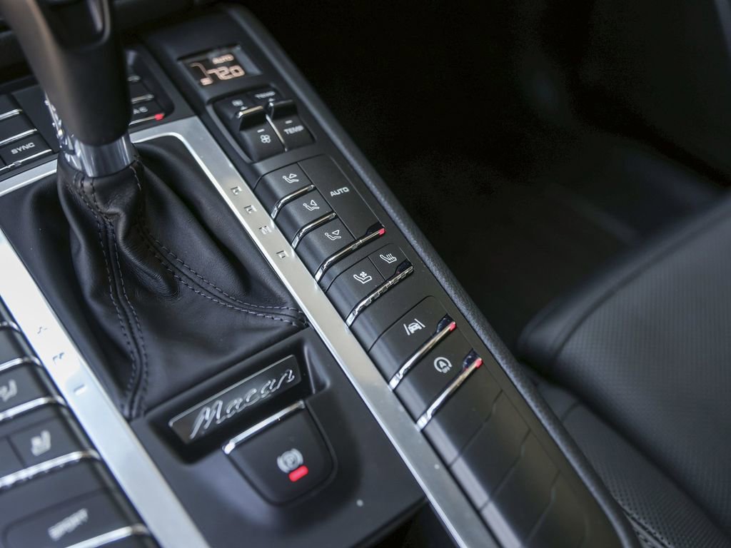 Certified 2021 Porsche Macan image 29