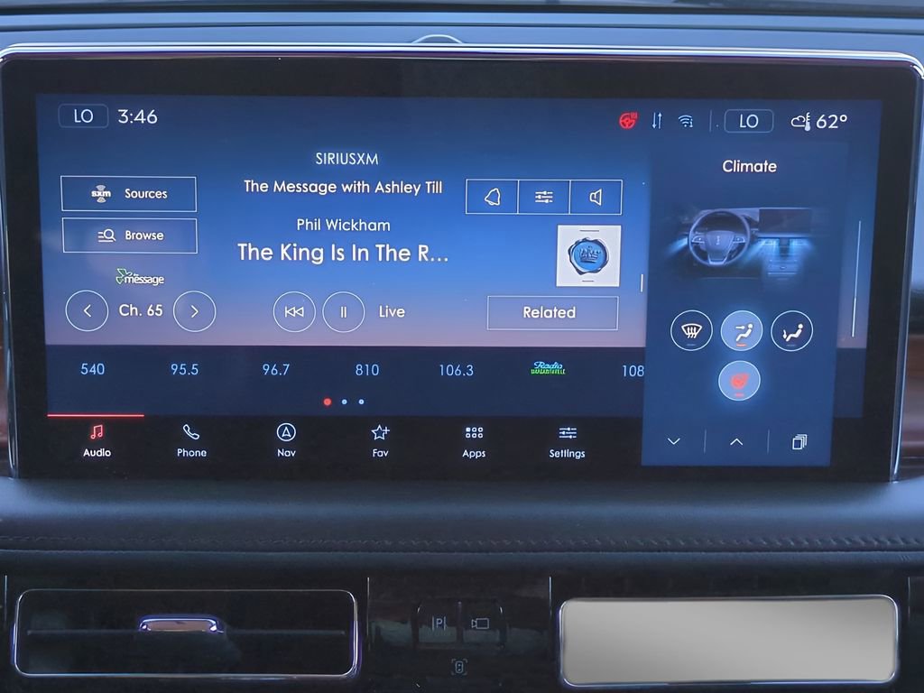 Used 2022 Lincoln Nautilus Reserve image 18