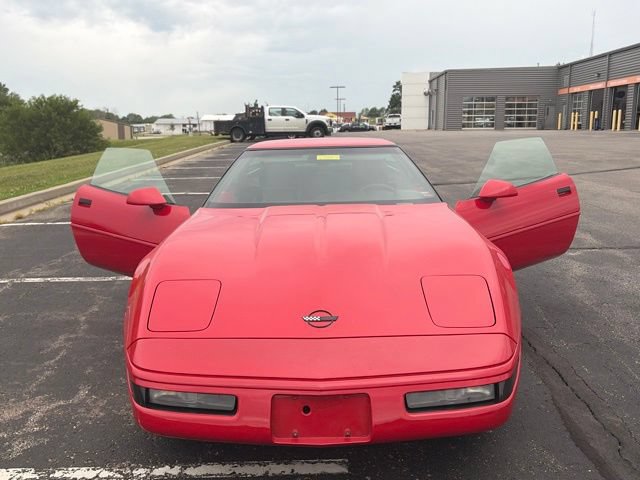 Used 1992 Chevrolet Corvette Coupe RWD image 4