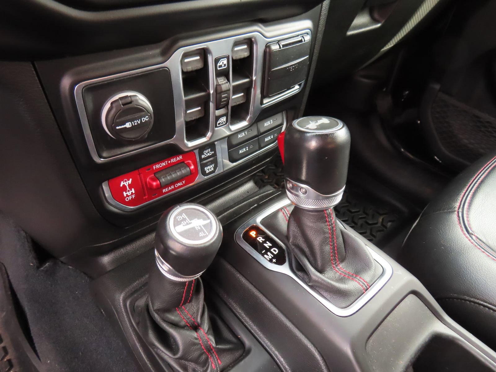 Used 2022 Jeep Wrangler Unlimited Rubicon w/ Xtreme Recon 35" Tire Package image 30