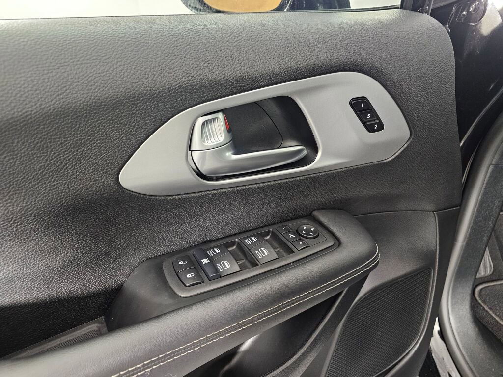 Used 2026 Chrysler Pacifica Limited w/ S Appearance Package image 20