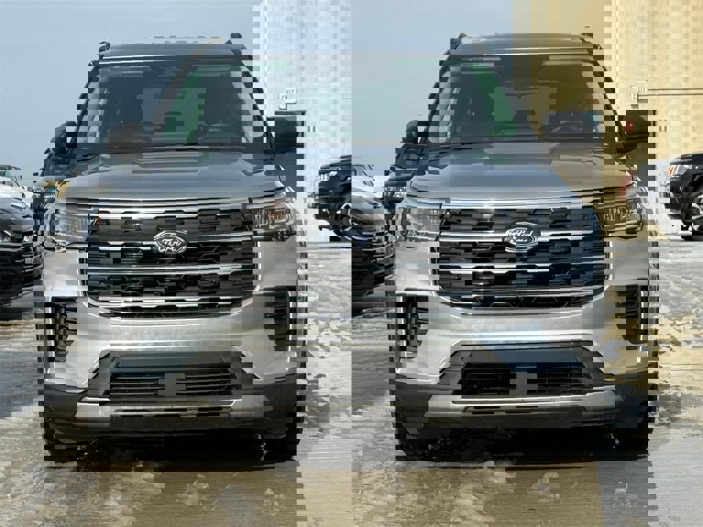 Used 2025 Ford Explorer Active image 5