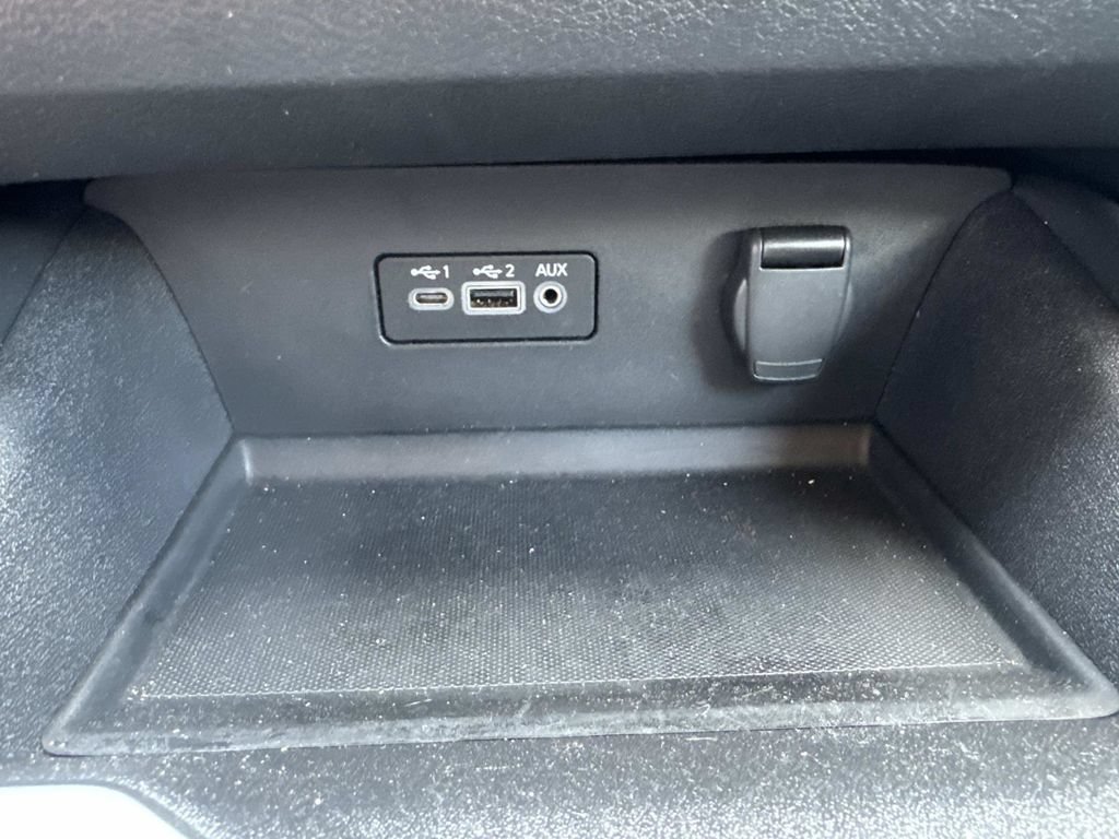 Used 2025 Nissan Altima 2.5 SV FWD image 42