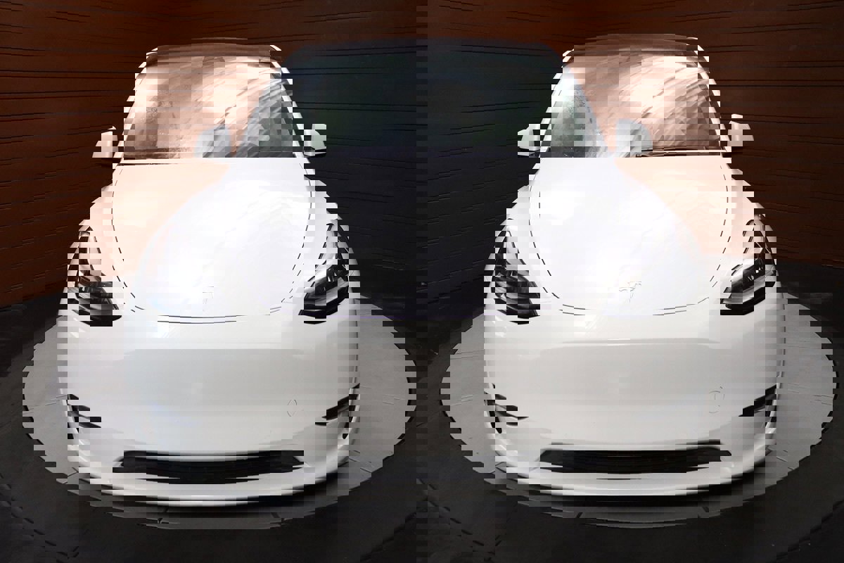 Used 2022 Tesla Model Y Long Range image 2