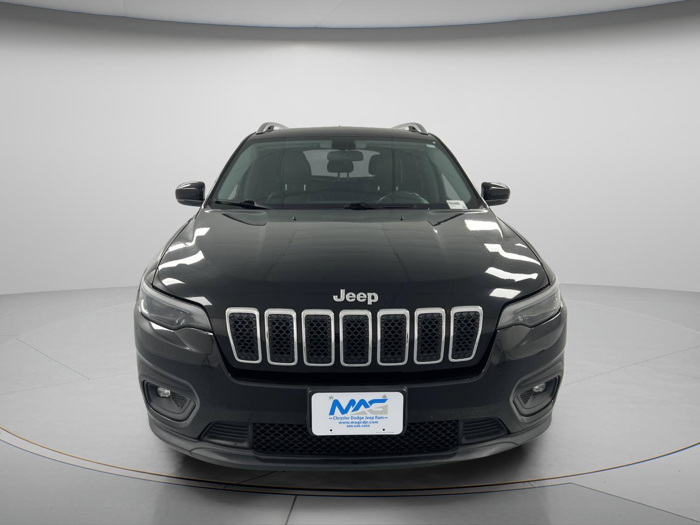 Used 2019 Jeep Cherokee Latitude Plus FWD image 3