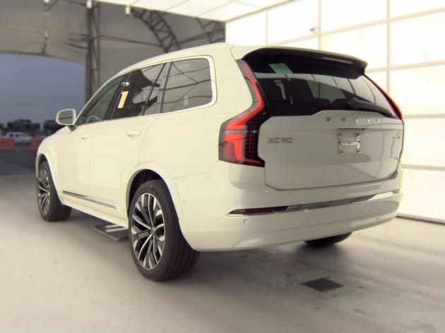 Used 2025 Volvo XC90 B5 Plus AWD/4WD image 7