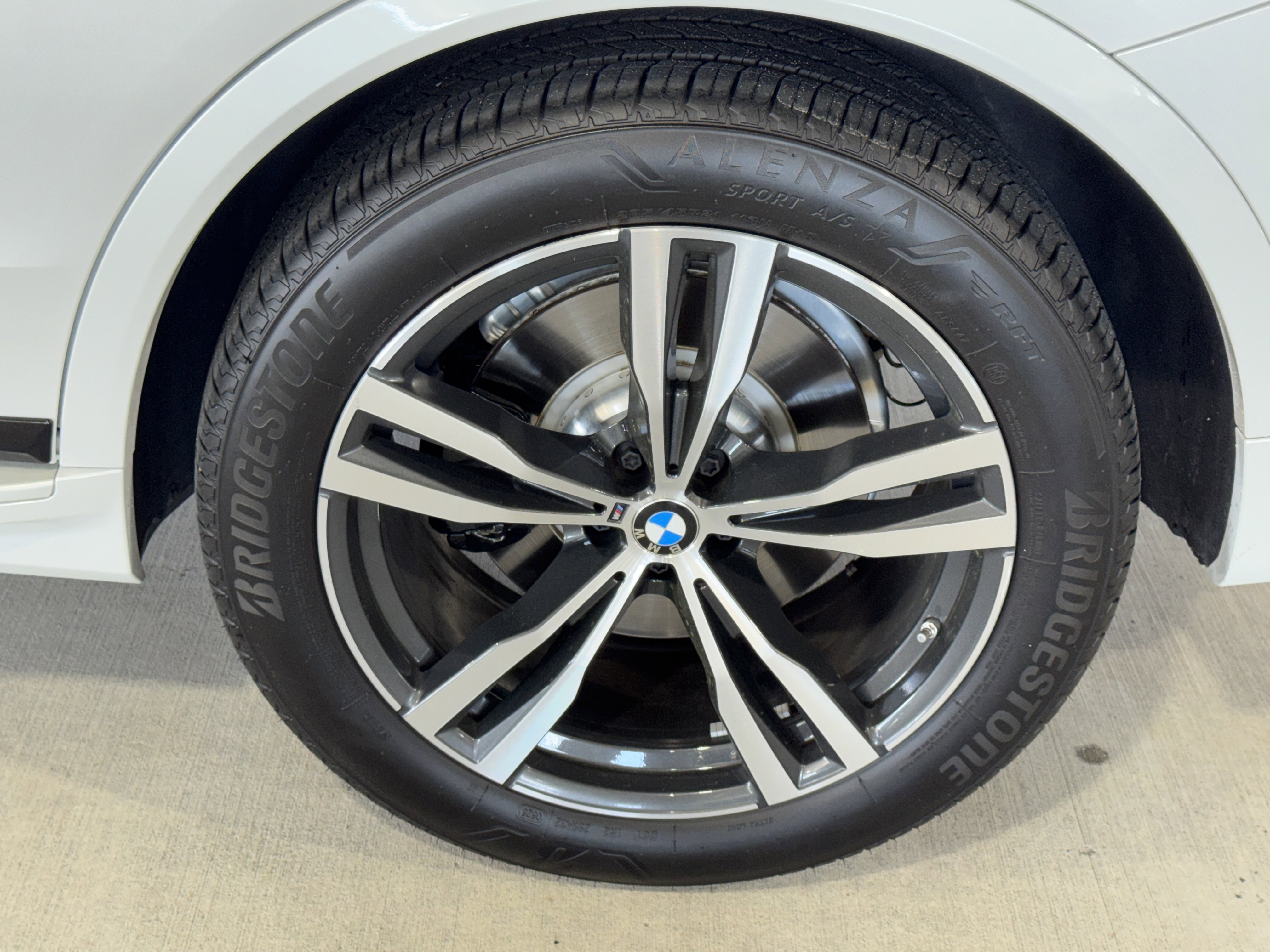 Used 2026 BMW X7 xDrive40i image 37