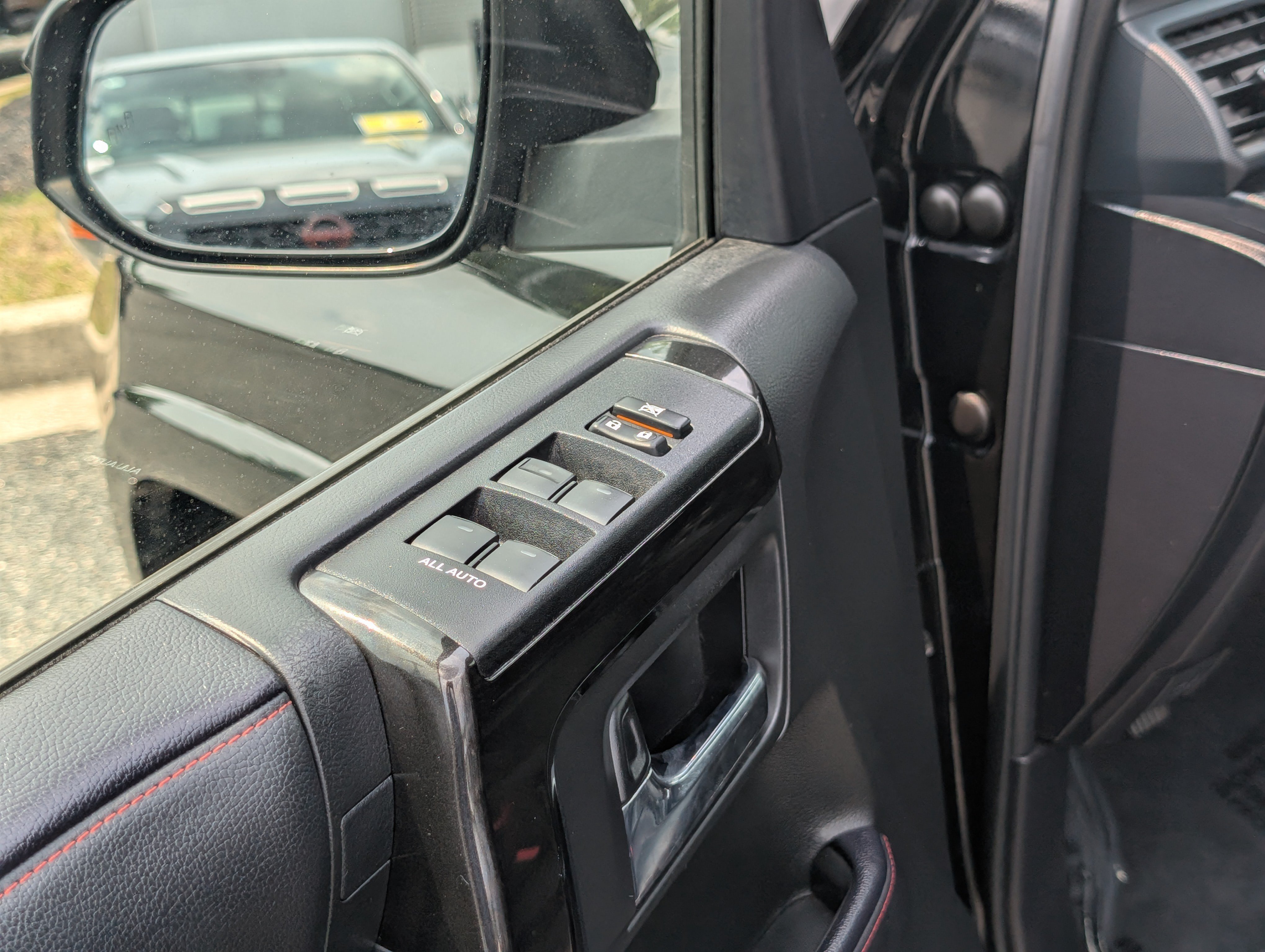 Used 2022 Toyota 4Runner TRD Off-Road Premium w/ TRD Black Wheel Package (TMS) AWD/4WD image 19