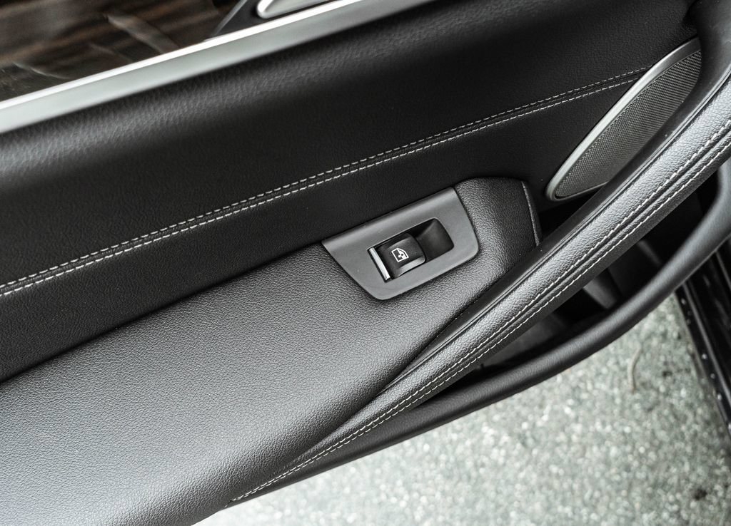 Used 2023 BMW 530e RWD image 29