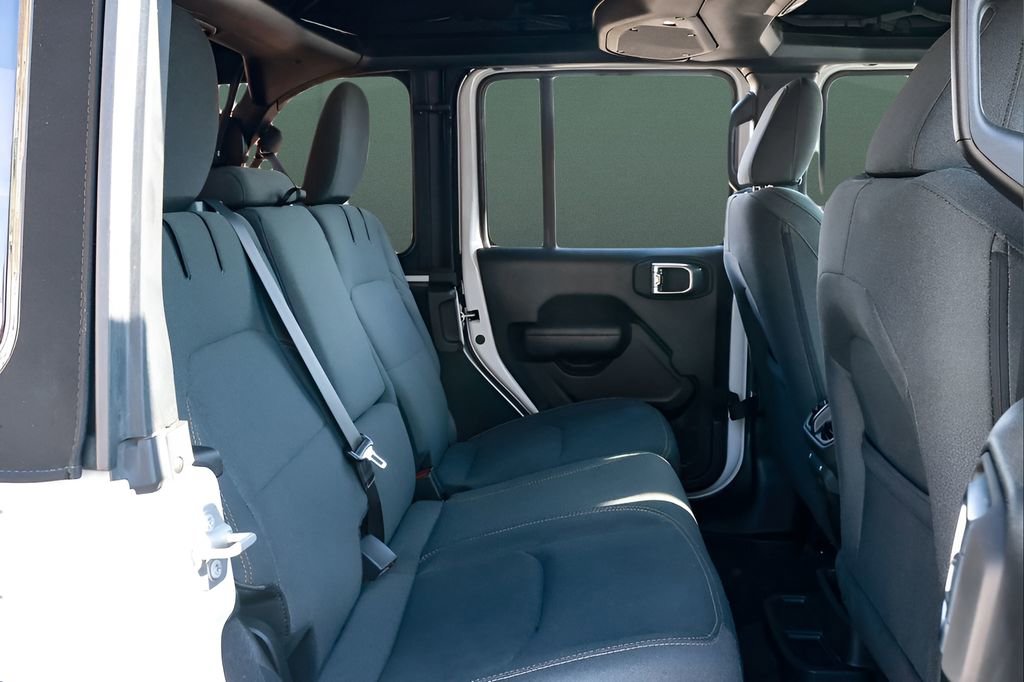 Used 2024 Jeep Wrangler Unlimited w/ Convenience Group image 22