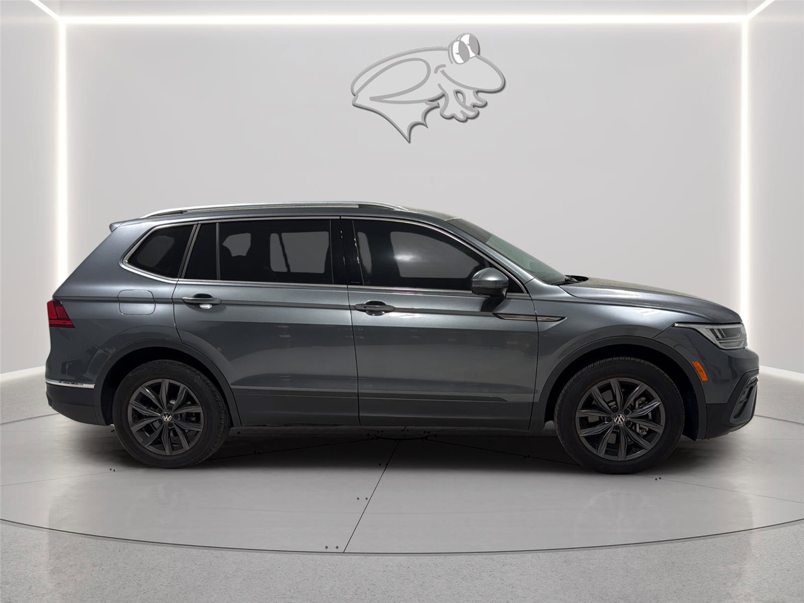 Used 2022 Volkswagen Tiguan SE FWD image 6