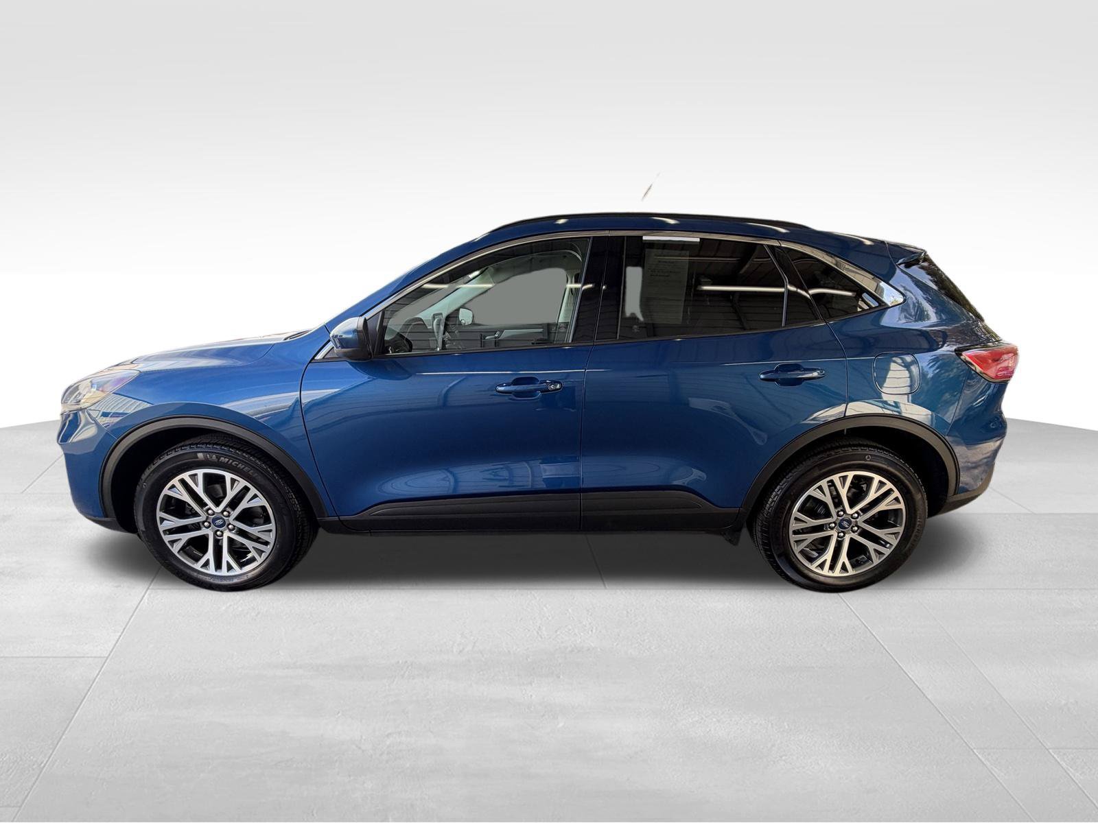 Used 2022 Ford Escape SEL w/ Equipment Group 302A AWD/4WD image 9