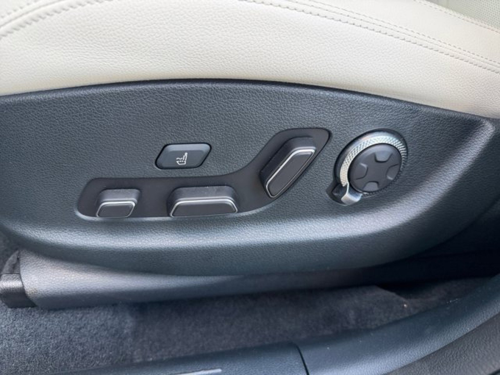 Used 2023 Genesis Electrified GV70 AWD/4WD image 11