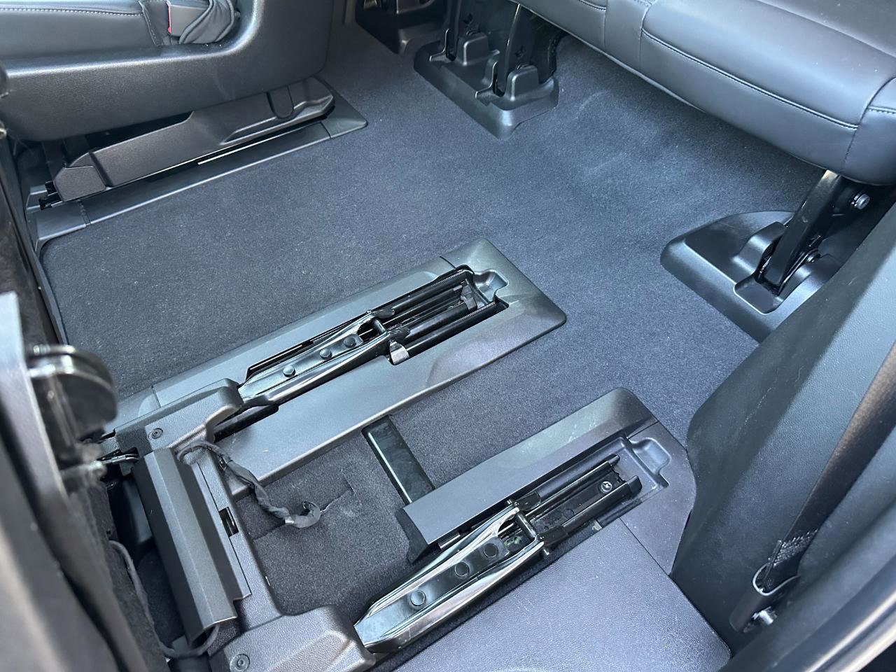 Used 2021 Chevrolet Tahoe LT w/ LT Signature Package image 23