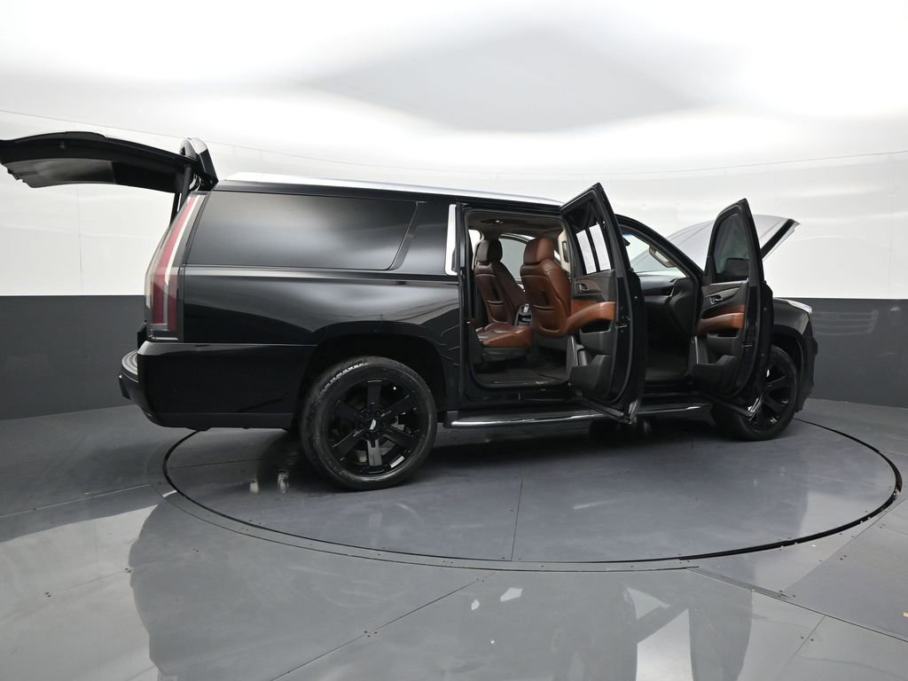 Used 2019 Cadillac Escalade ESV Premium Luxury image 31