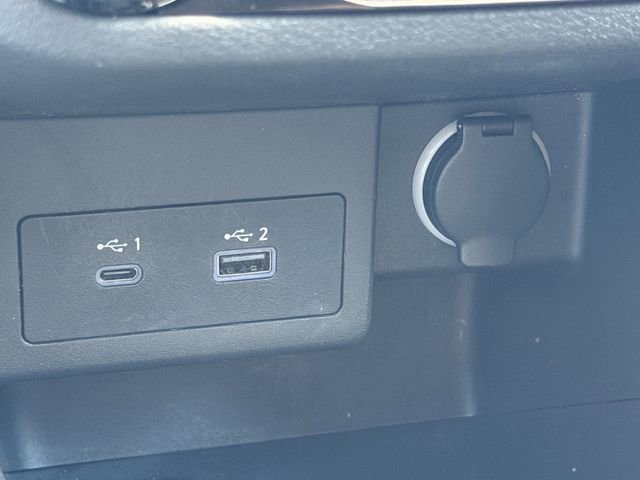 Certified 2022 Nissan Kicks SR FWD image 13