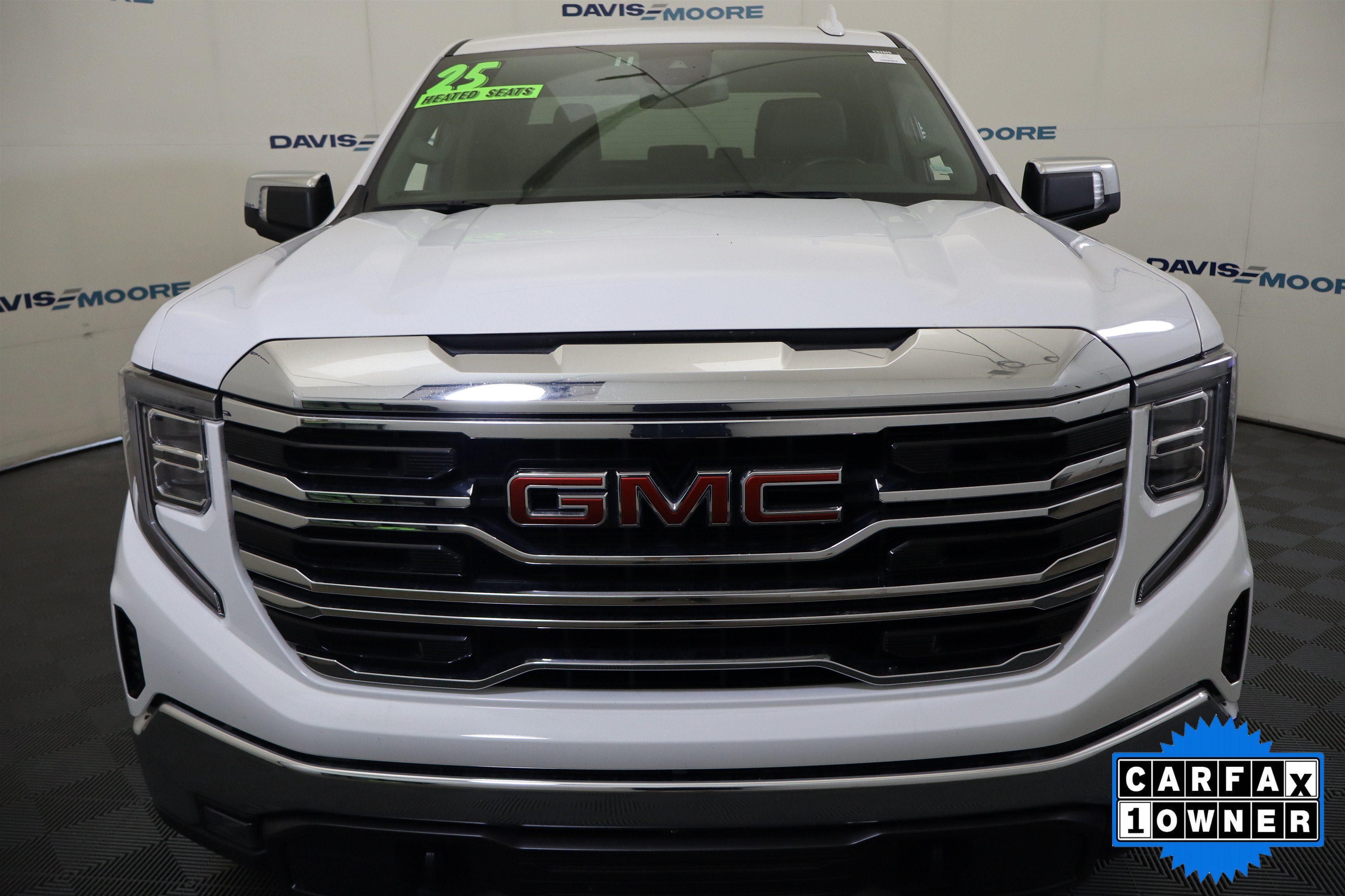 Used 2025 GMC Sierra 1500 SLT AWD/4WD image 14