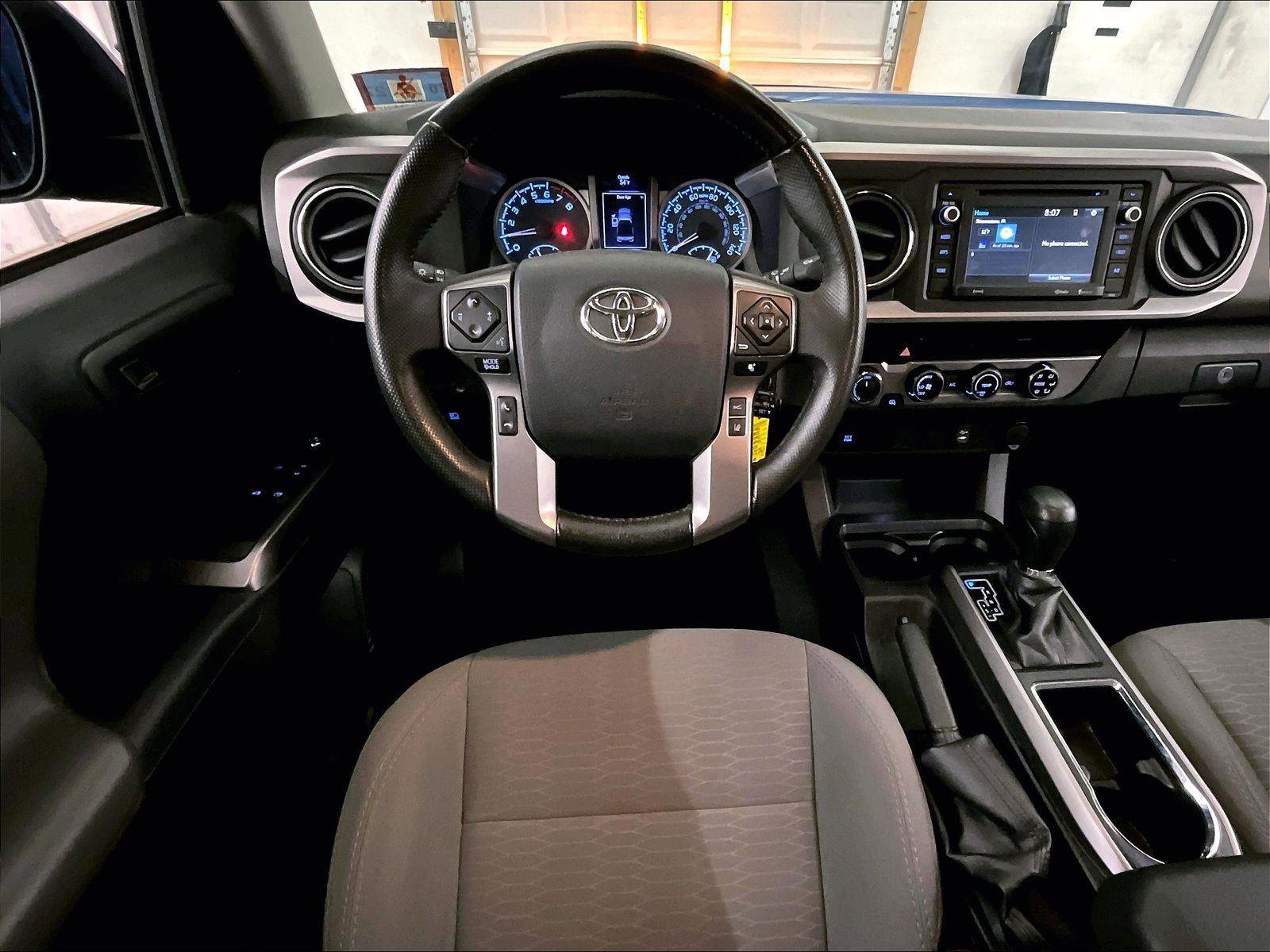 Used 2018 Toyota Tacoma SR5 AWD/4WD image 5