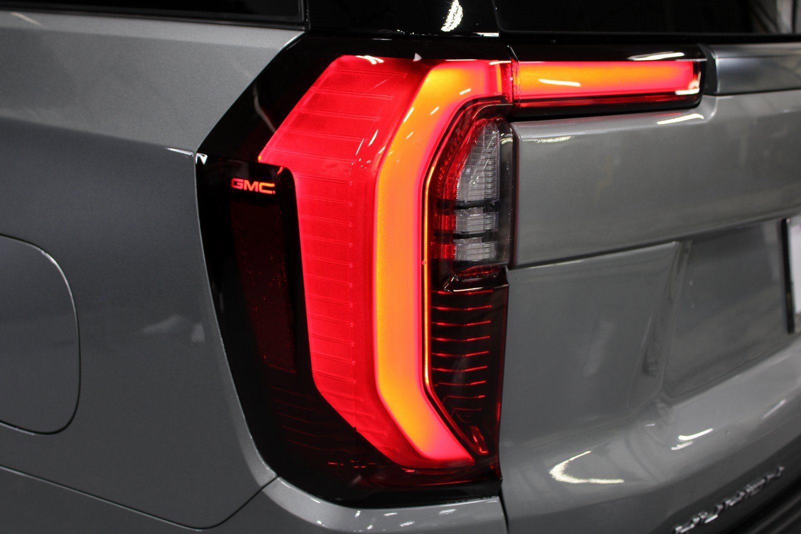 Used 2025 GMC Yukon XL AT4 w/ Premium Trailering Package image 16