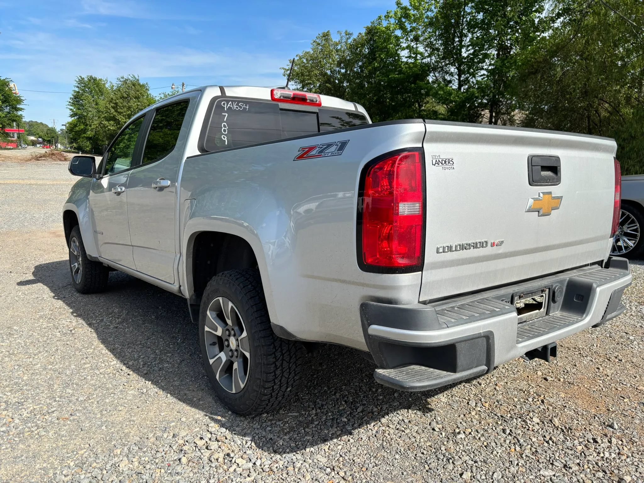Used 2018 Chevrolet Colorado Z71 AWD/4WD image 12