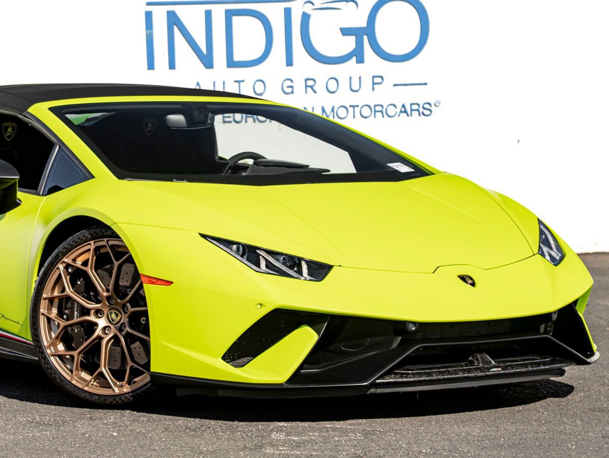 Used 2019 Lamborghini Huracan Performante AWD/4WD image 7