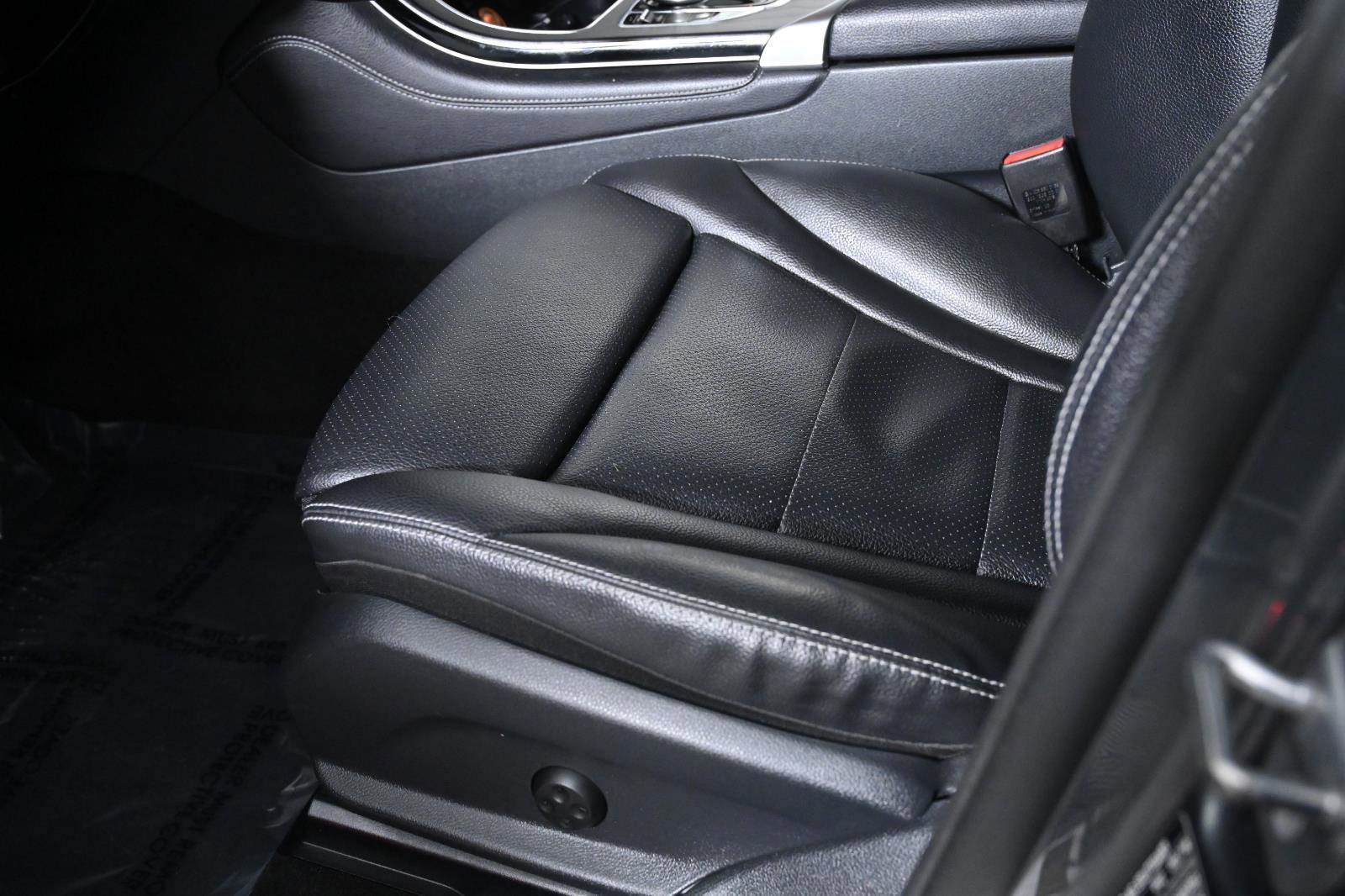 Used 2018 Mercedes-Benz GLC 300 4MATIC image 25