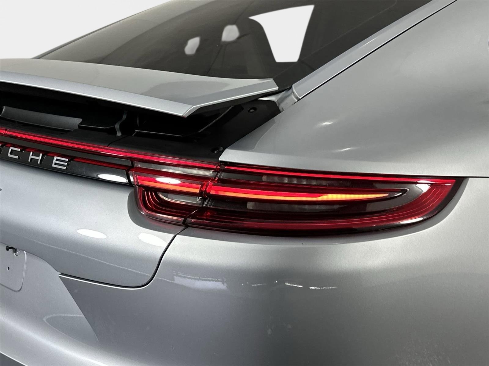 Used 2018 Porsche Panamera 4 image 26