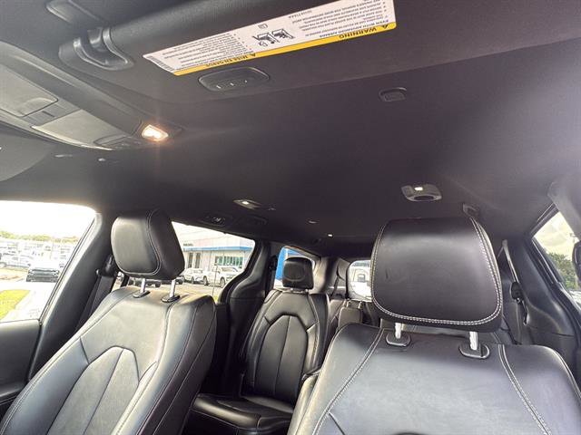 Used 2025 Chrysler Pacifica Select FWD image 29