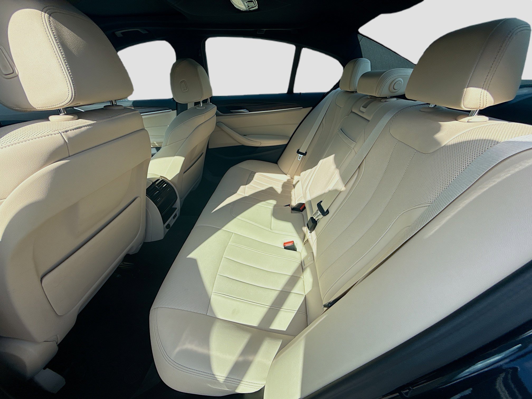 Used 2022 BMW 530i xDrive image 22