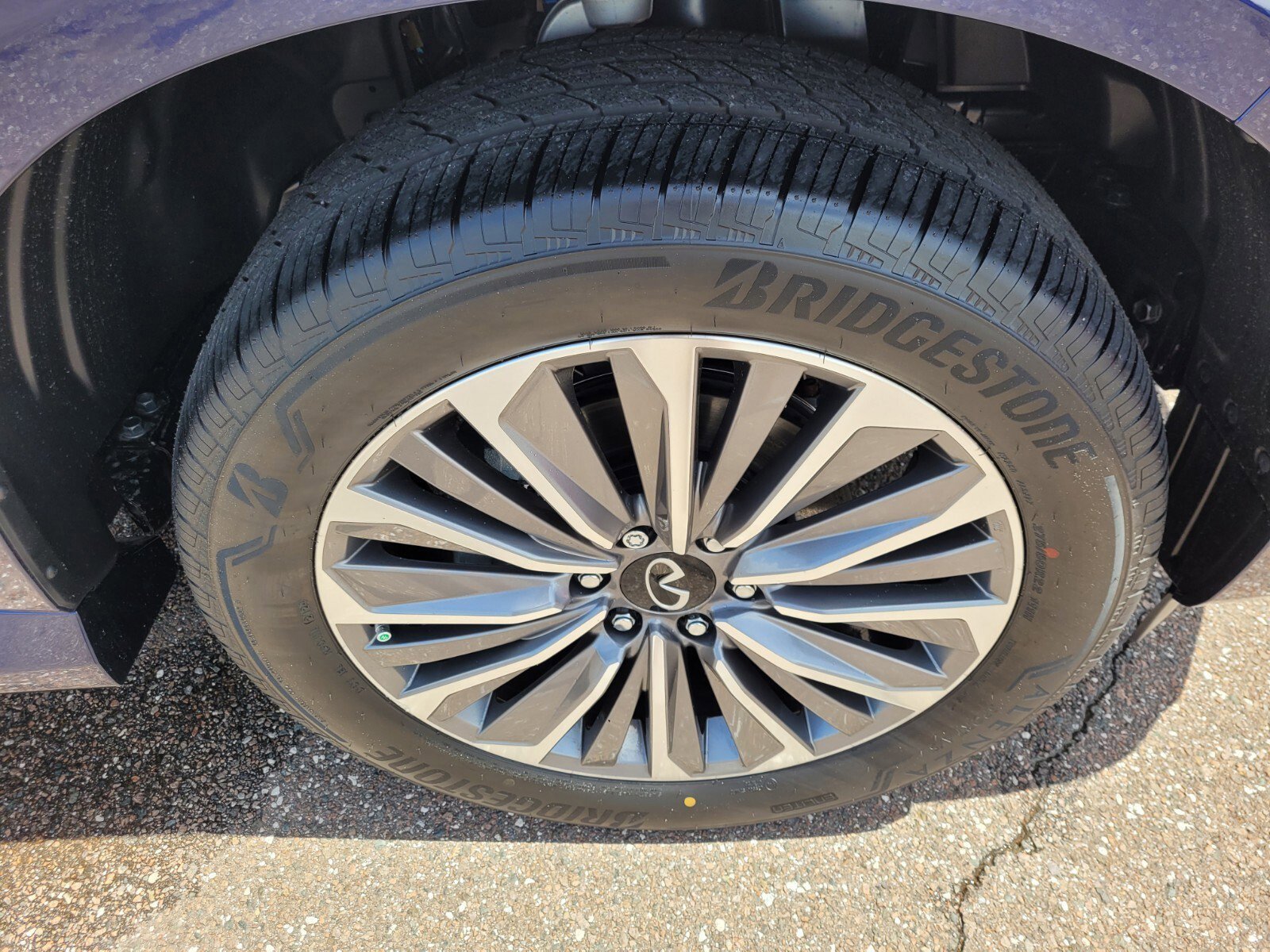 New 2025 INFINITI QX80 Sensory image 15