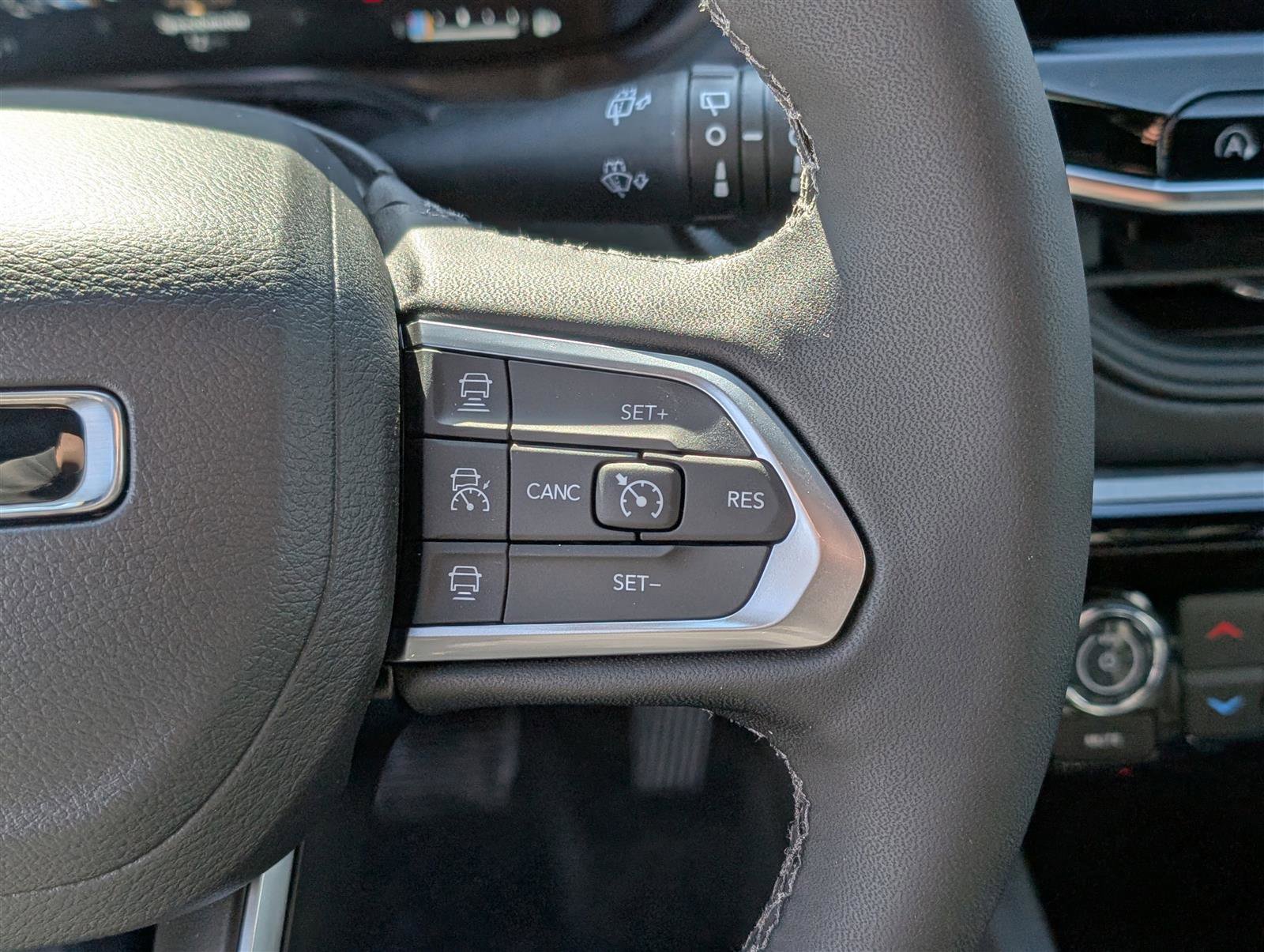 New 2025 Jeep Compass Limited w/ High Altitude Package image 18