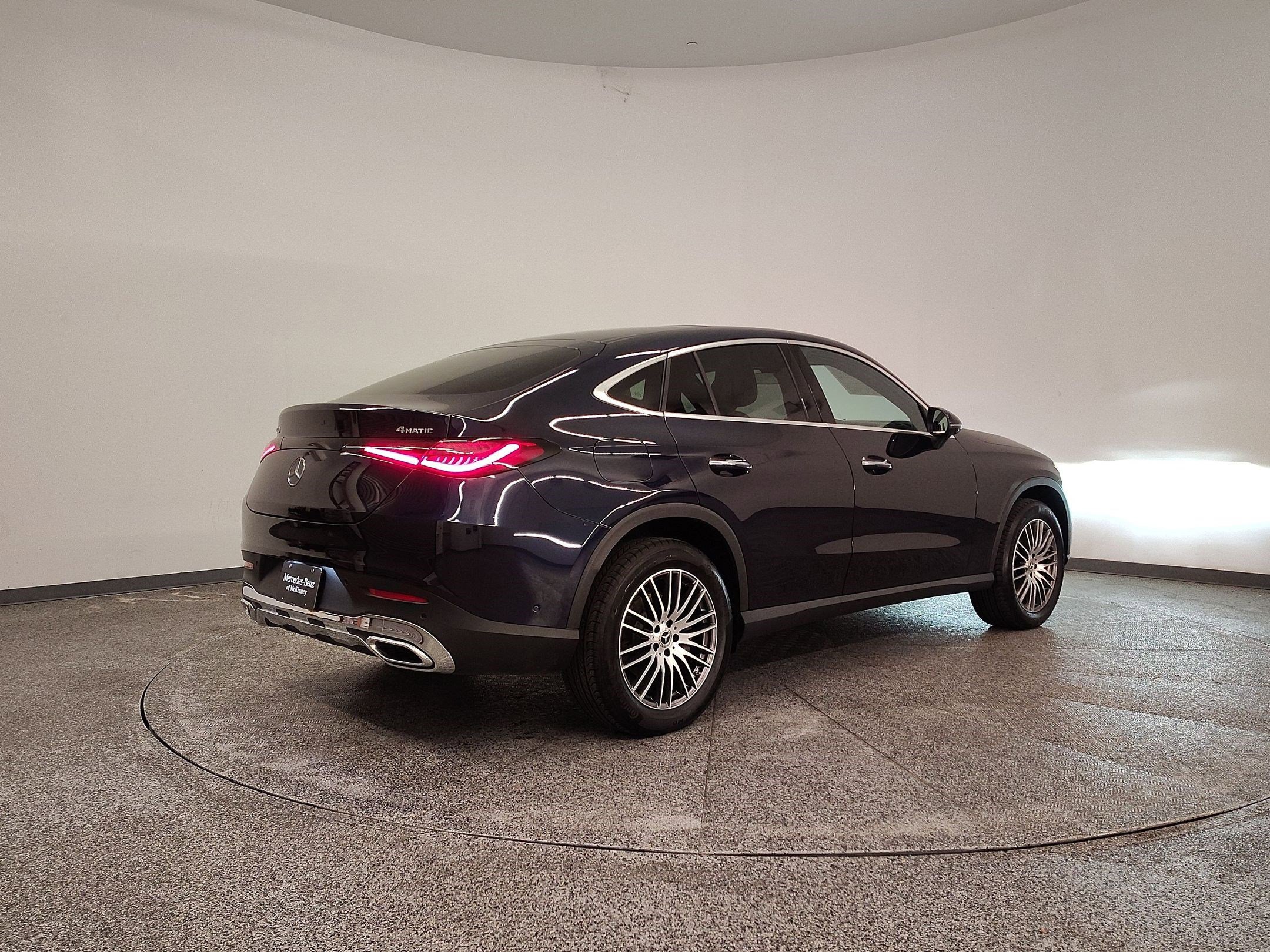 Used 2024 Mercedes-Benz GLC 300 4MATIC image 9