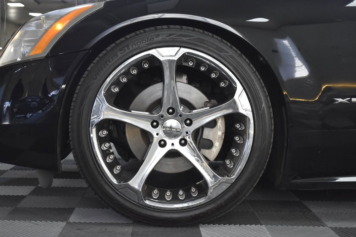 Used 2005 Cadillac XLR image 26