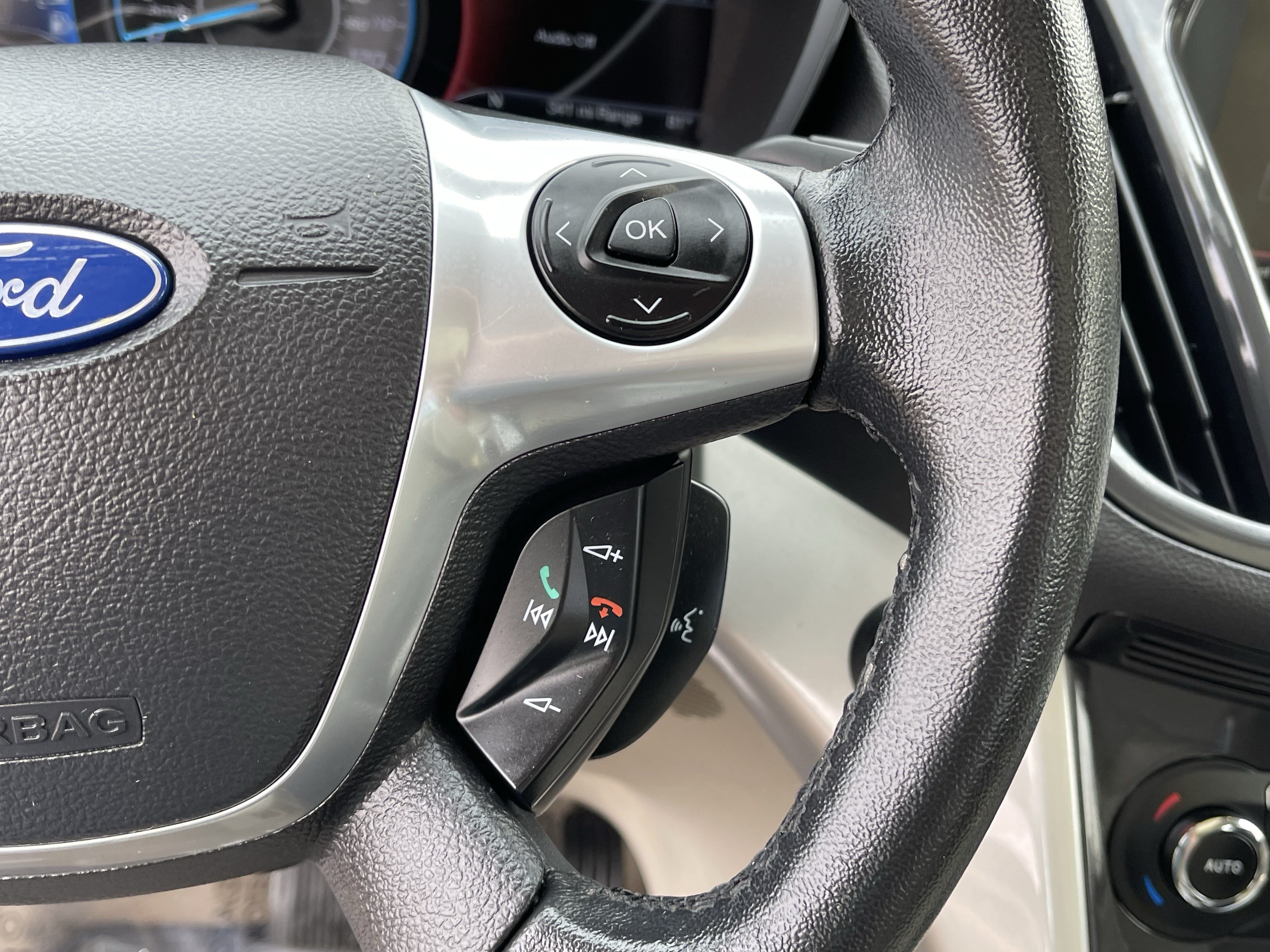Used 2015 Ford C-MAX Energi SEL w/ Equipment Group 303A FWD image 22