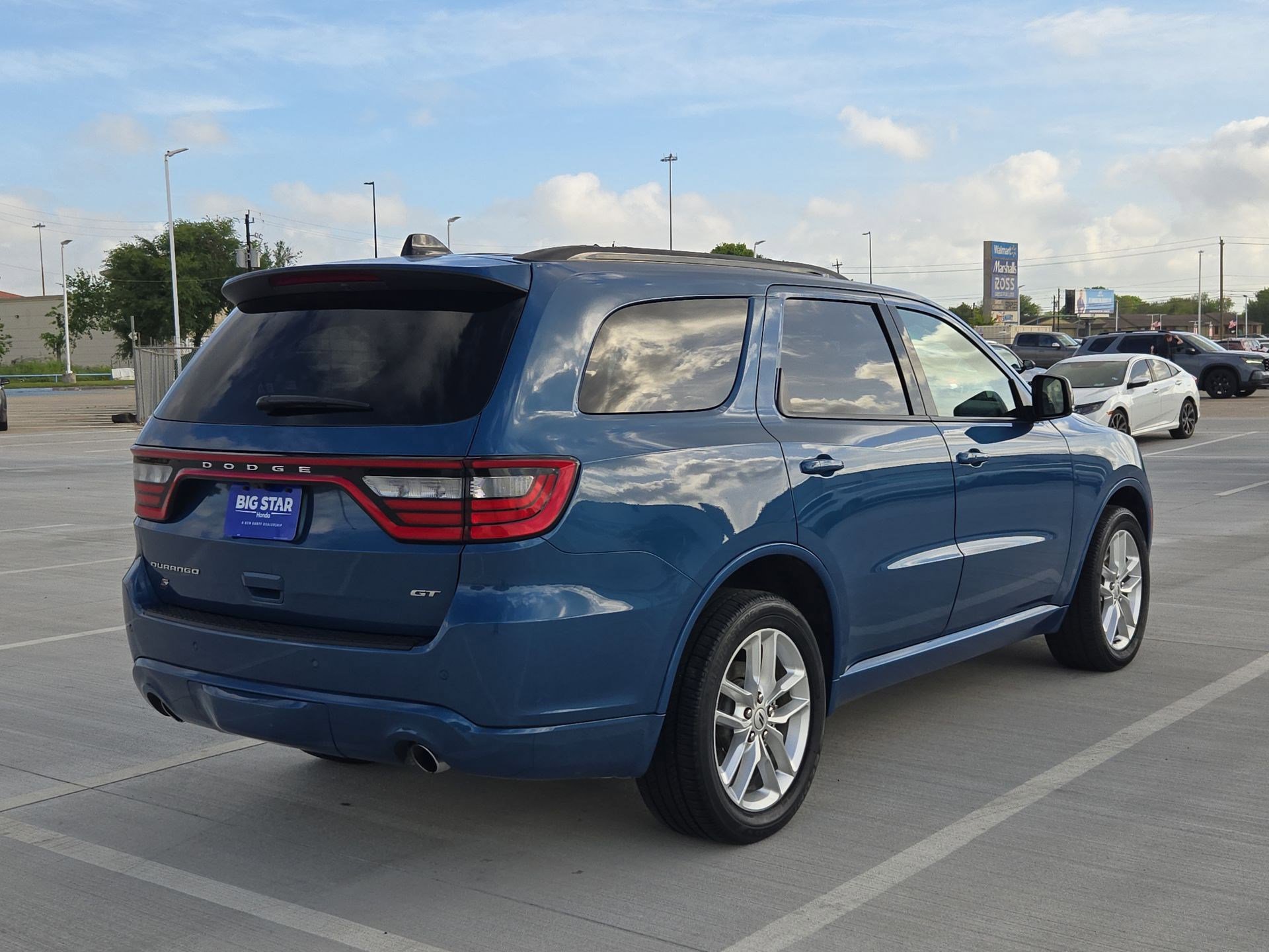 Used 2025 Dodge Durango GT image 3
