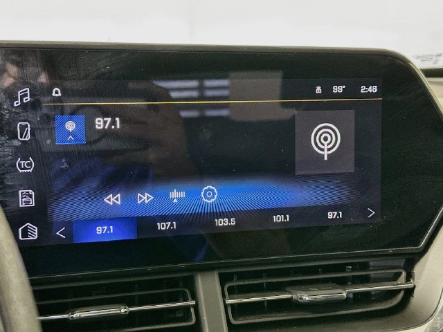 Used 2025 Chevrolet Trax LT FWD image 15