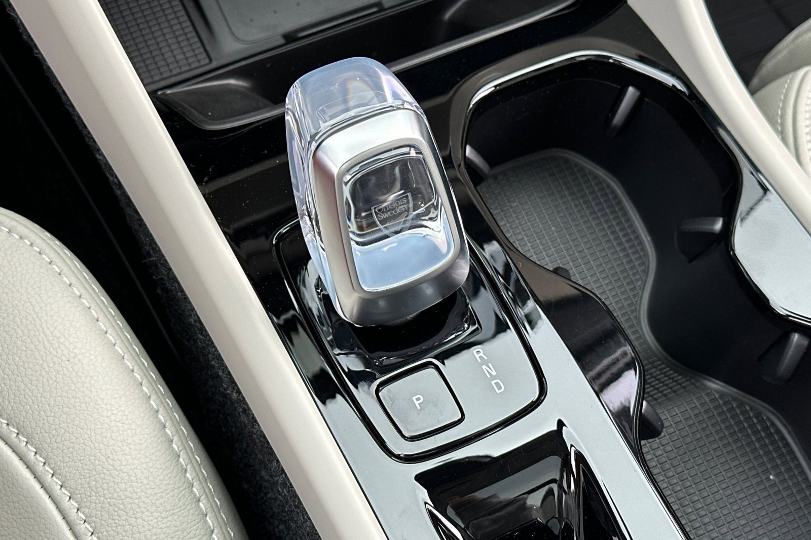 New 2026 Volvo XC40 B5 Ultra w/ Climate Package image 24