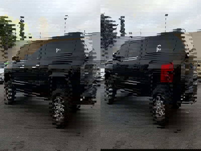 Used 2017 GMC Sierra 2500 SLT w/ Driver Alert Package image 14