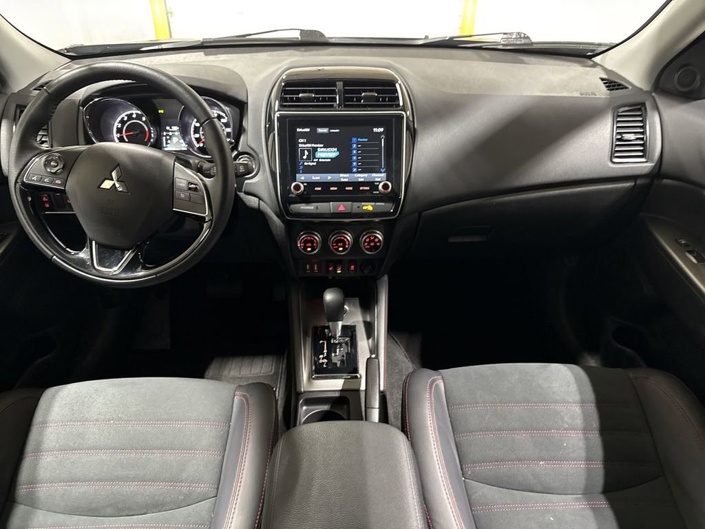 Used 2025 Mitsubishi Outlander Sport ES AWD/4WD image 10