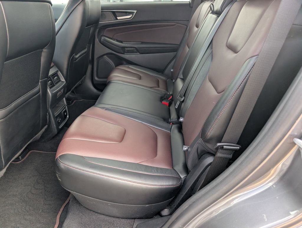 Used 2021 Ford Edge Titanium w/ Equipment Group 301A image 9