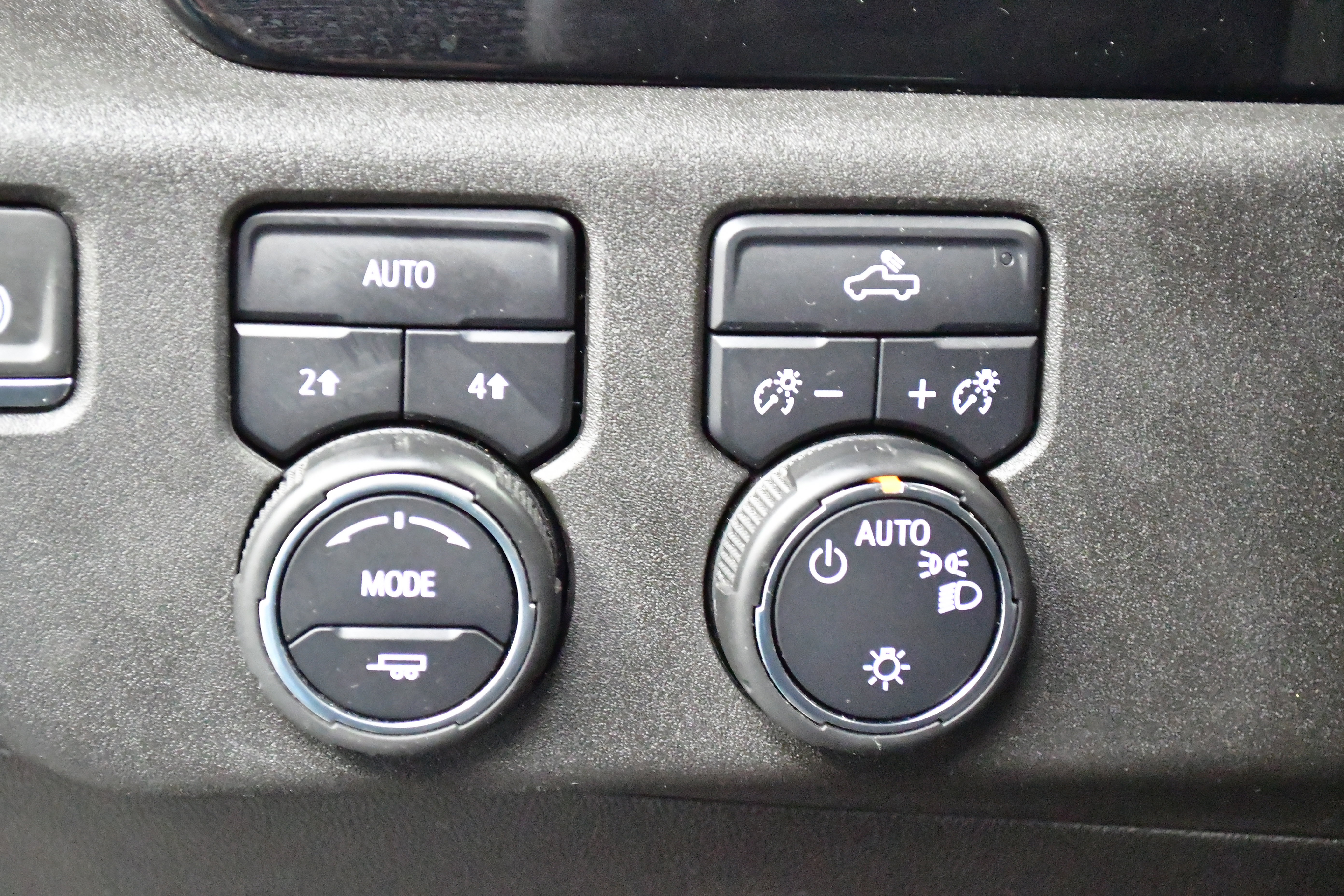Used 2024 Chevrolet Silverado 1500 LT AWD/4WD image 13