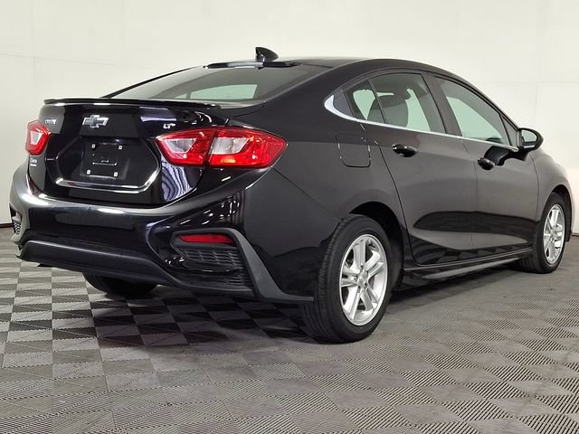Used 2018 Chevrolet Cruze LT w/ Convenience Package FWD image 9