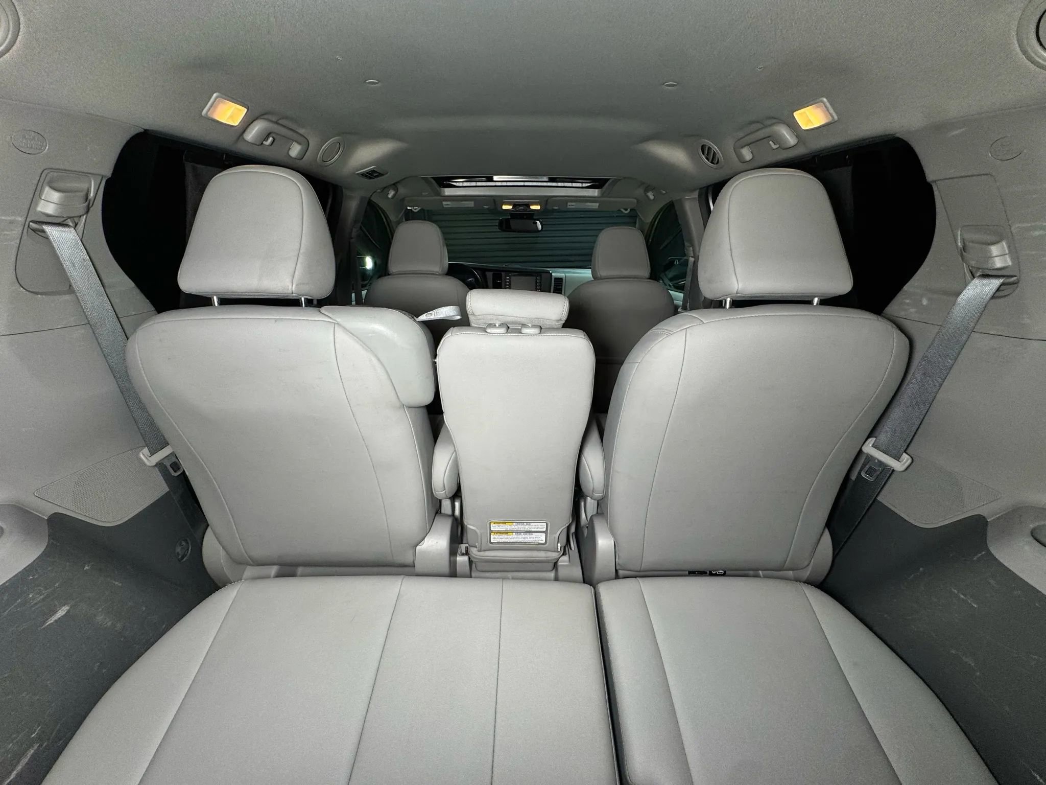 Used 2019 Toyota Sienna XLE FWD image 16