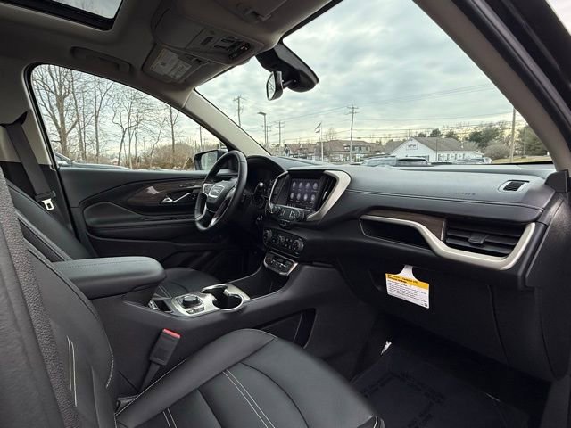 Used 2023 GMC Terrain Denali w/ Black Diamond Edition image 18