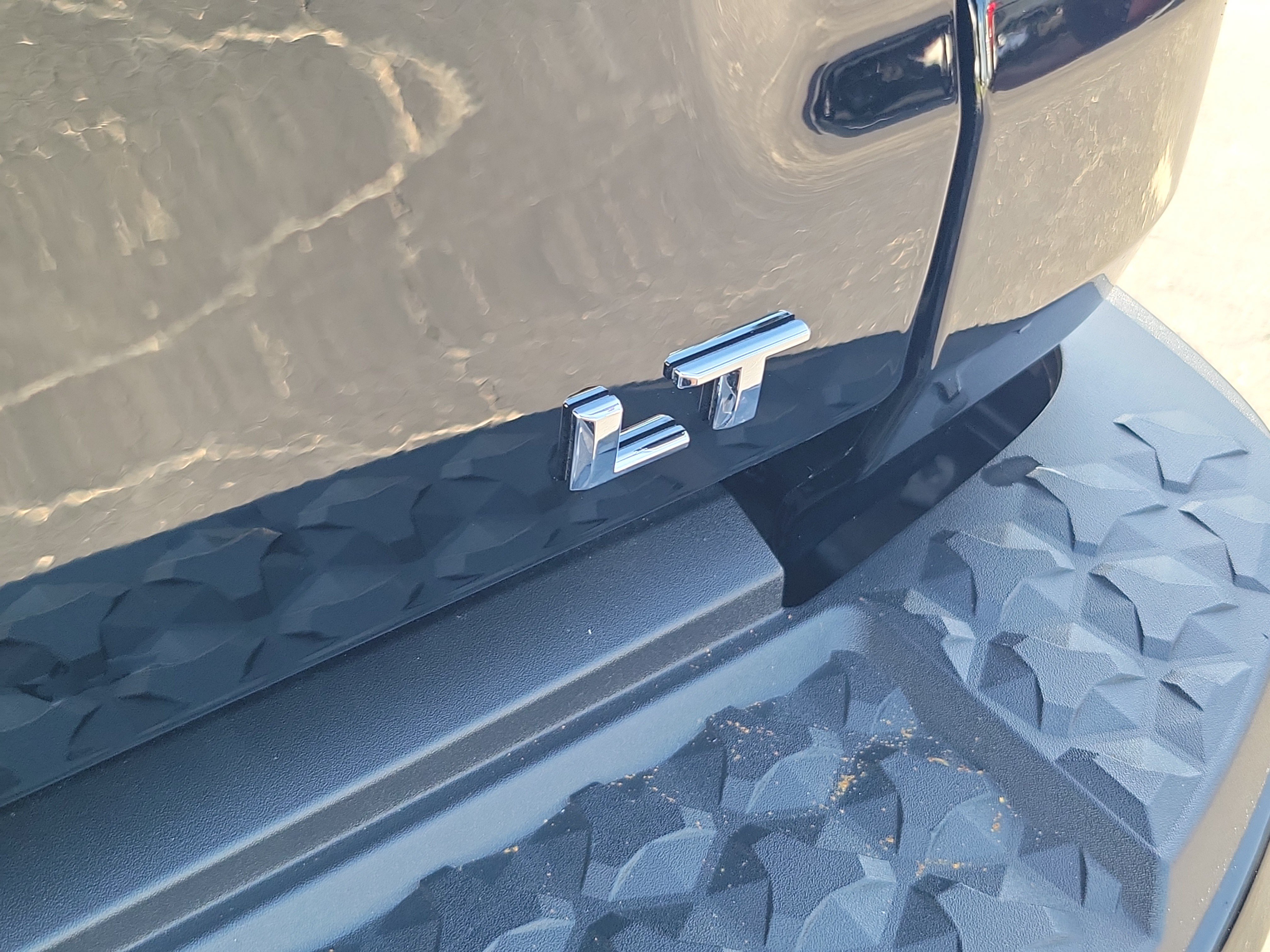 Used 2023 Chevrolet Colorado LT w/ LT Convenience Package III RWD image 5