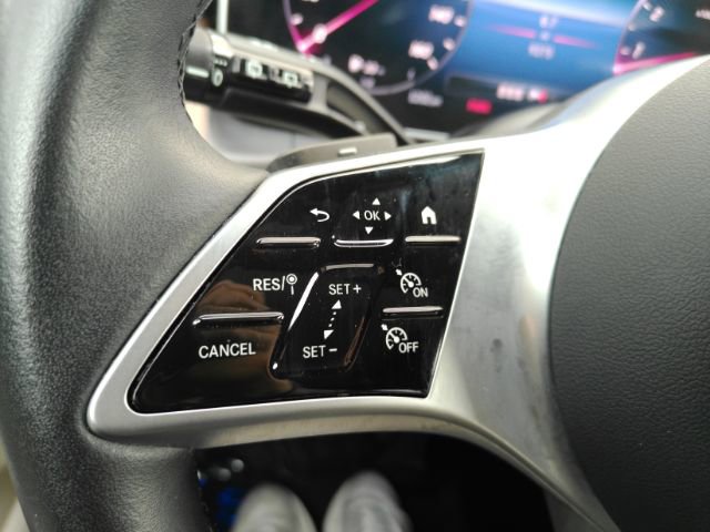 Used 2024 Mercedes-Benz GLC 300 image 36