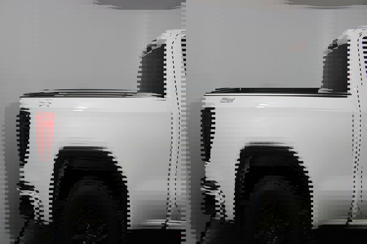 Used 2025 GMC Sierra 1500 Elevation image 39