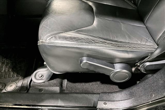 Used 2016 Jeep Wrangler Unlimited Rubicon w/ Connectivity Group image 19